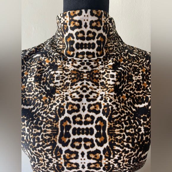 Venus sleeveless animal print turtleneck dress, size M, like new - Picture 5 of 6